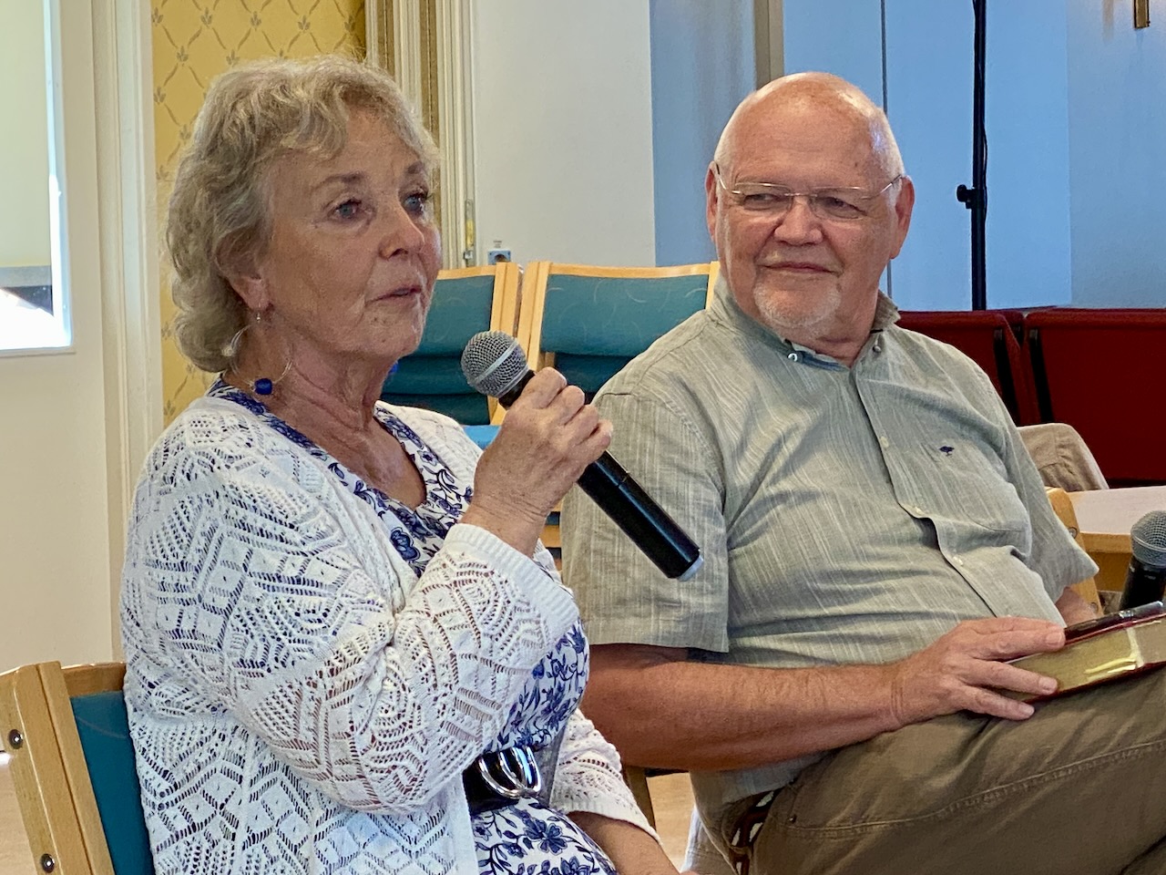 Hannas och Jannes hälsning till församlingen